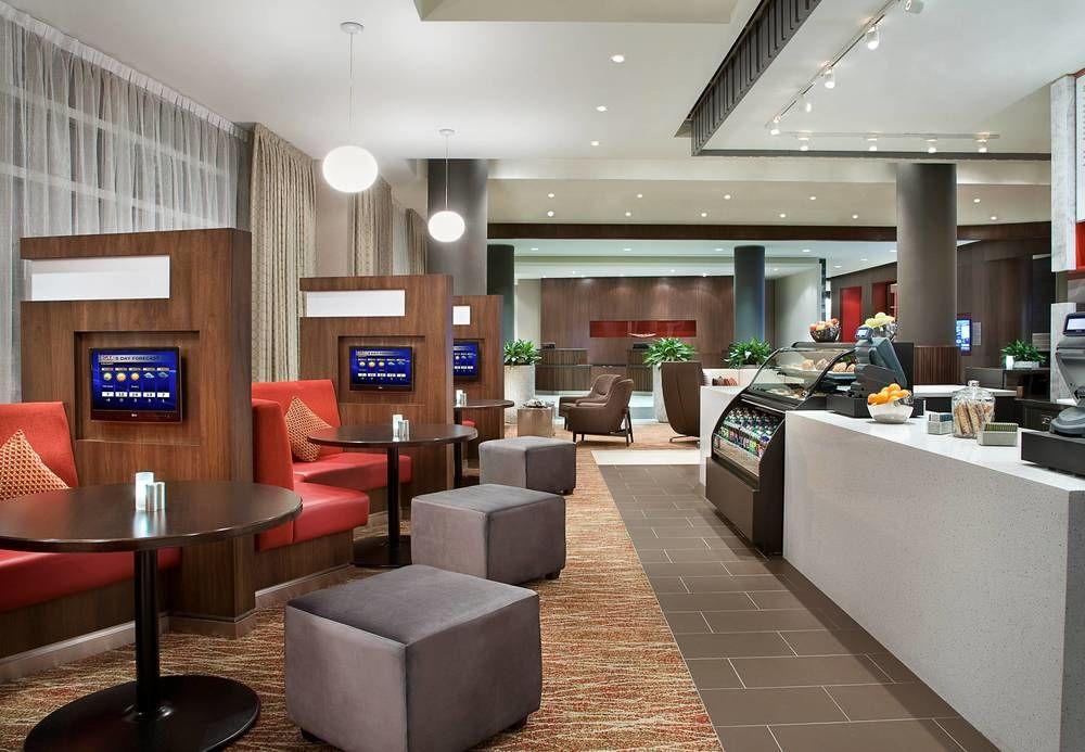 Courtyard By Marriott Calgary Airport Hotel Exterior photo
