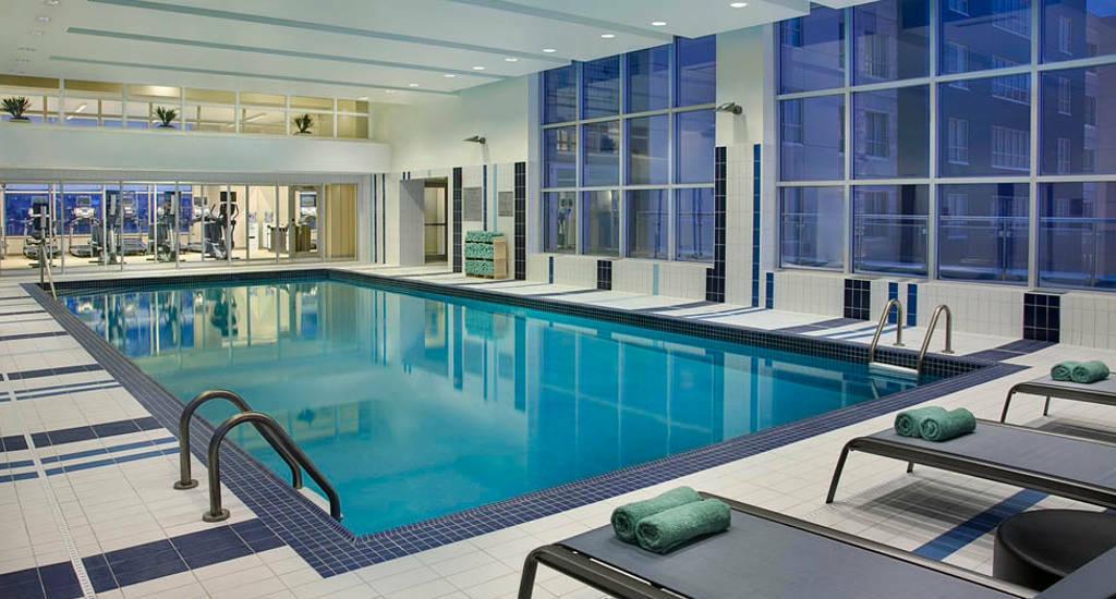 Courtyard By Marriott Calgary Airport Hotel Exterior photo